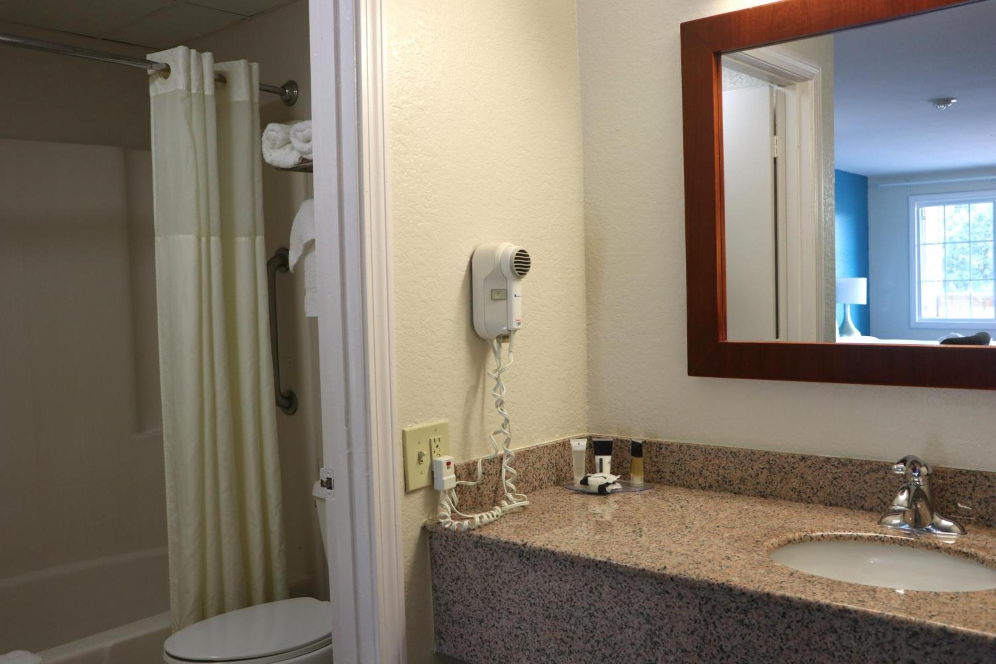 Sunbird Cape Cod Resort 웨스트야머스 외부 사진